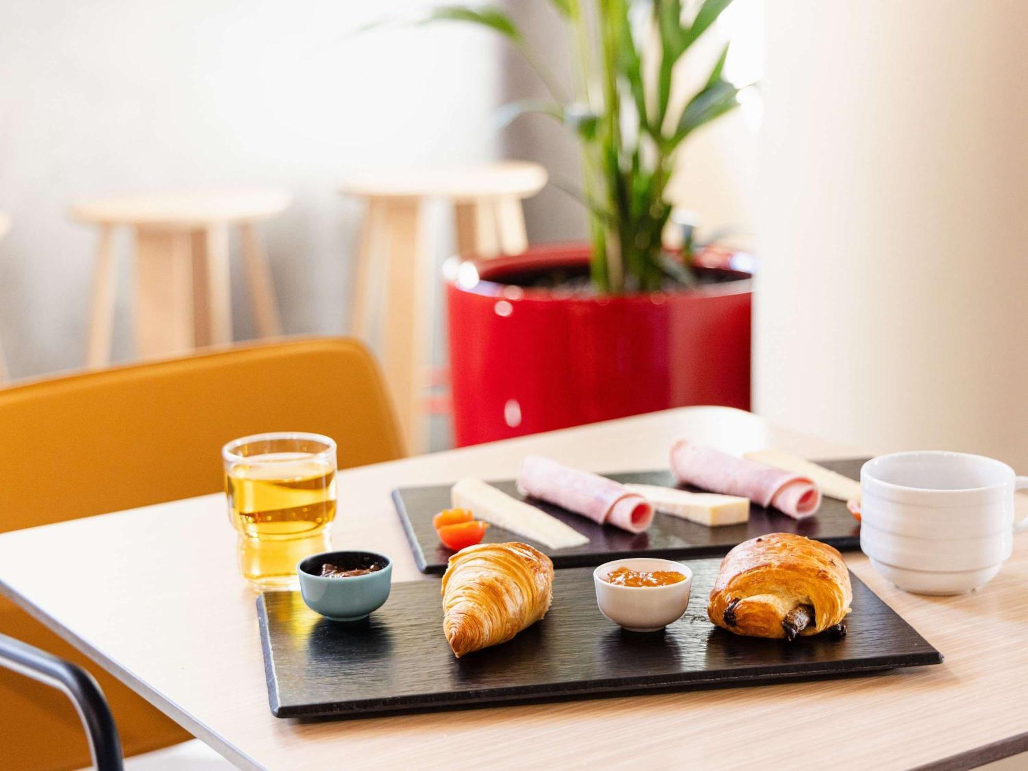 Ibis Budget Nanterre La Defense Exterior photo